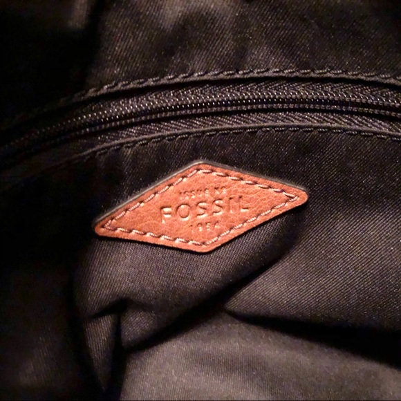 Fossil Crossbody Like New Condition - Picture 6 of 7